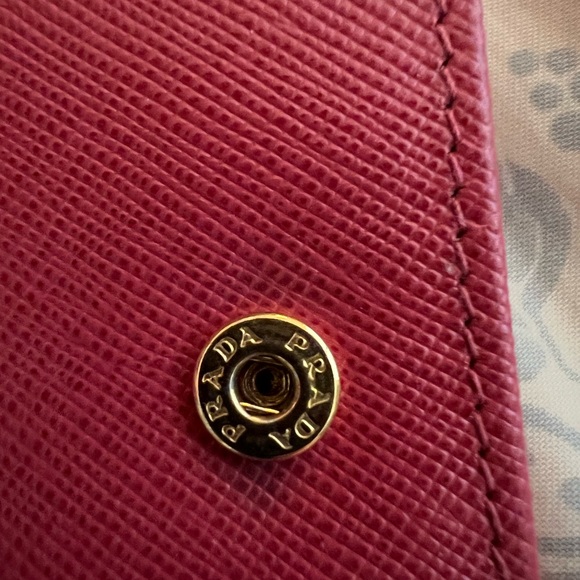 Prada Saffiano Megal Oro Wallet - Picture 5 of 9